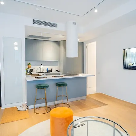 A Window To Extravagance & Unmatched Views Appartement *