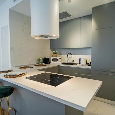 Apartment A Window To Extravagance & Unmatched Views
