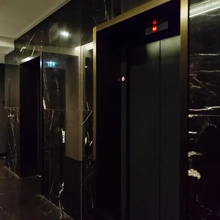 Apartment A Window To Extravagance & Unmatched Views *