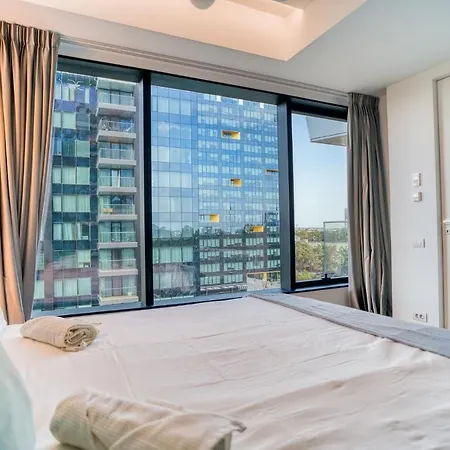A Window To Extravagance & Unmatched Views Appartement Boekarest
