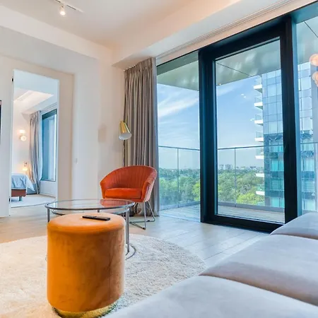 A Window To Extravagance & Unmatched Views