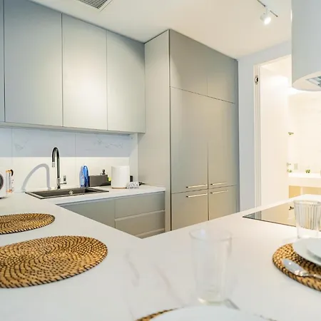 A Window To Extravagance & Unmatched Views *