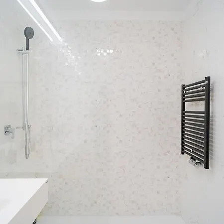 A Window To Extravagance & Unmatched Views * 布加勒斯特
